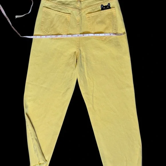 Upcycled Yellow Jeans with Gucci Cat Patch - Picture 5 of 8